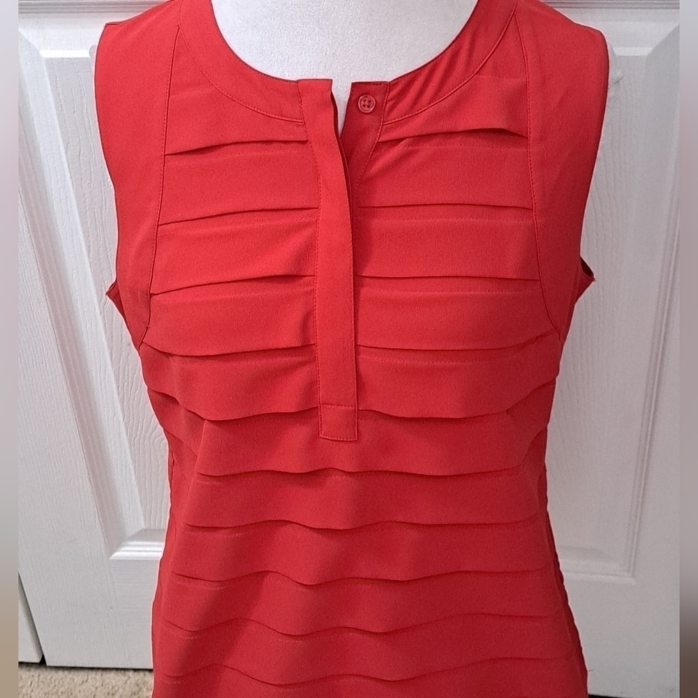 Chicos NWT Red Tiered Sleeveless Blouse Size 1